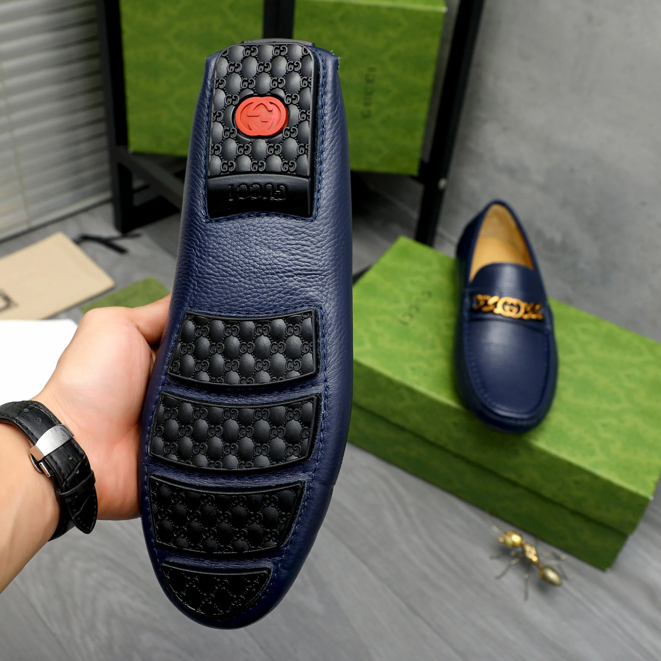Men's shoes 💰p420 Product trademark: GUCCI (Gucci) casual slip-on men's shoes Regular size: 38-44 Product materials: Selected pebbled cowhide upper, sheepskin lining, rubber outsole